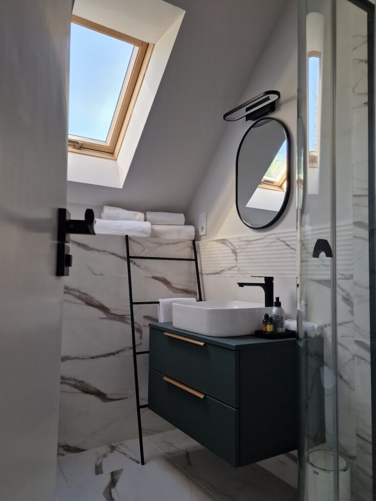 The Secret Garden Keszthely Superior Room Bathroom